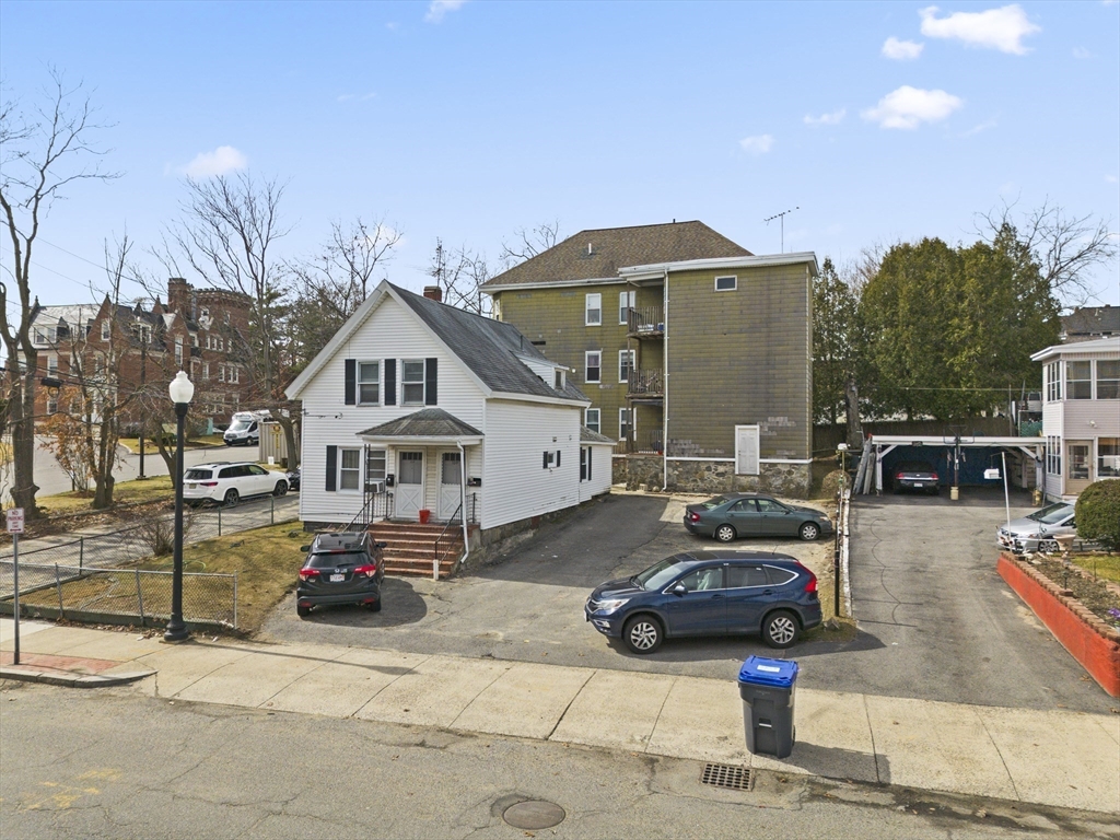 1-3 Ingalls Ct & 164-164a Broadway
