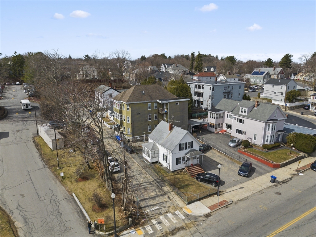1-3 Ingalls Ct & 164-164a Broadway