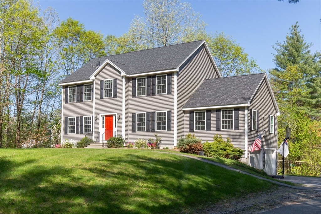 24 Robinson Ln