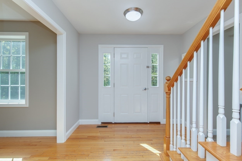 24 Robinson Ln