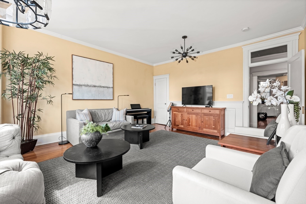 345 Commonwealth Ave 7