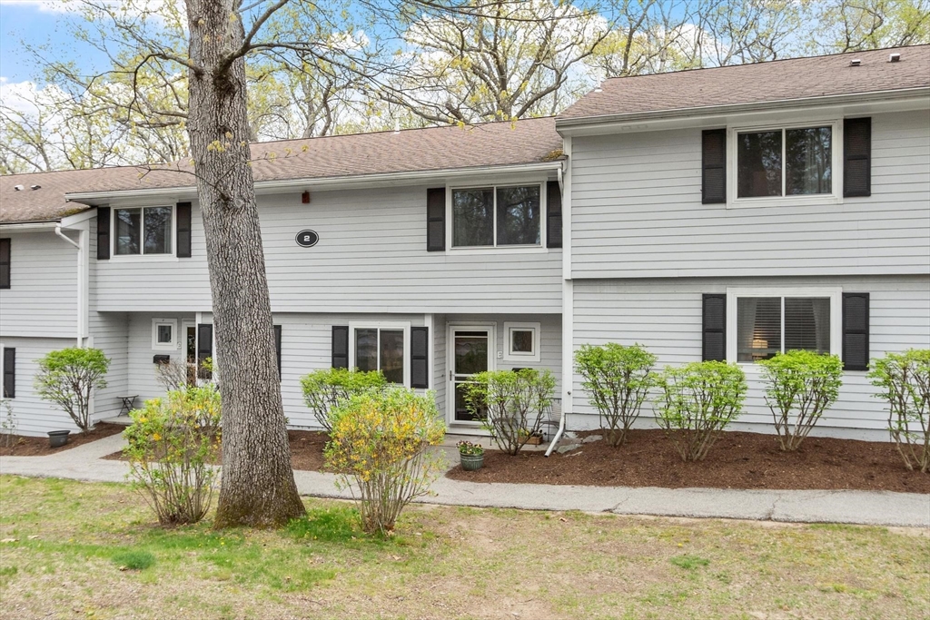 Photo of 2 Beal's Cove Road, Hingham, MA