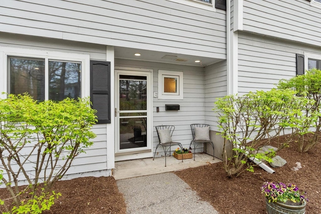 2 Beal's Cove Road #F, Hingham, MA Photo #2