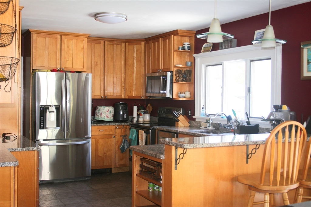 Dartmouth, Massachusetts 02747, United States, 3 Bedrooms Bedrooms, ,3 BathroomsBathrooms,Residential,Active,121188