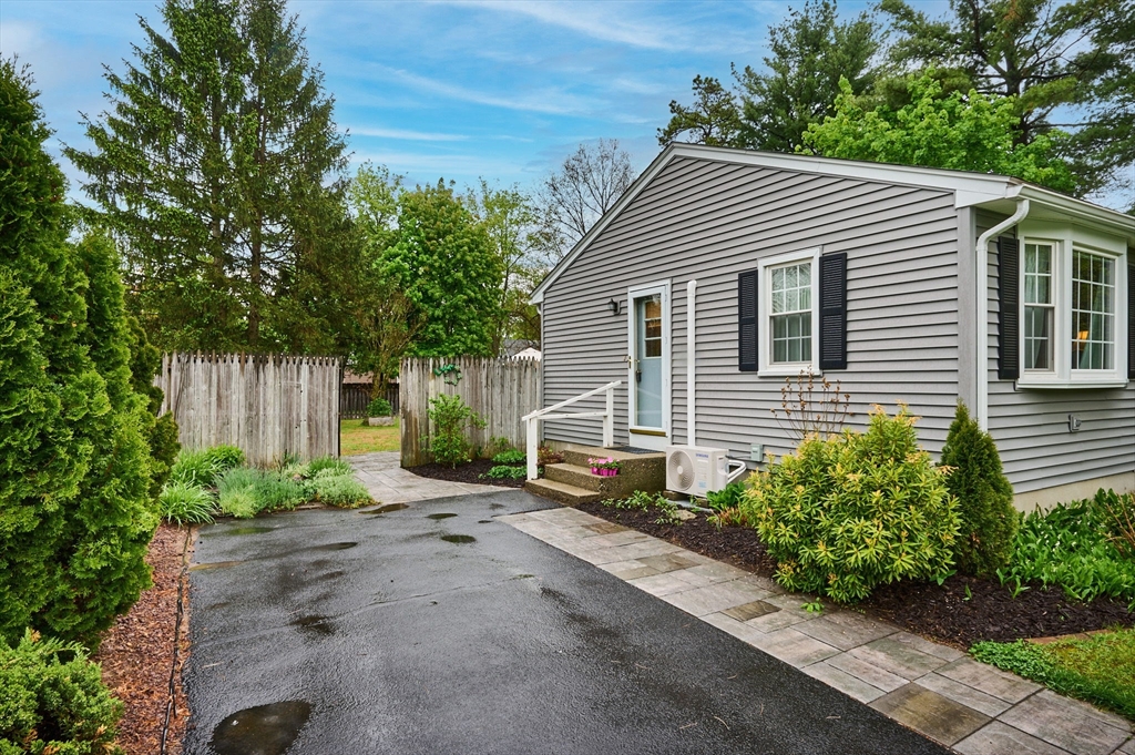 19 Beyer Dr, Easthampton, MA Photo #5