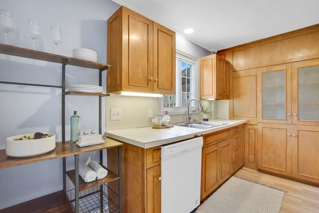 81 Oak Hollow Rd