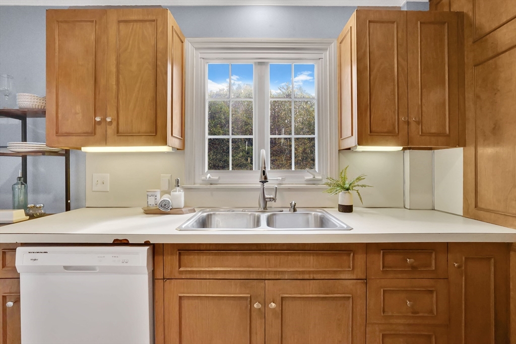81 Oak Hollow Rd