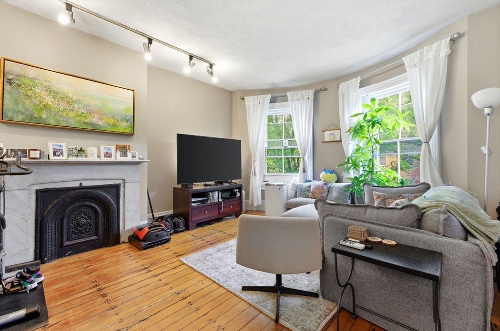 87 Worcester St #4, Boston, MA, 87 Worcester St #4, Boston, MA Photo #1