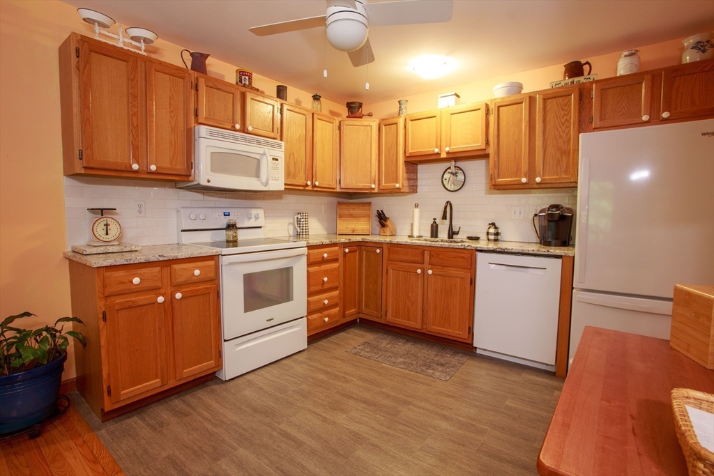 665 Center St 311