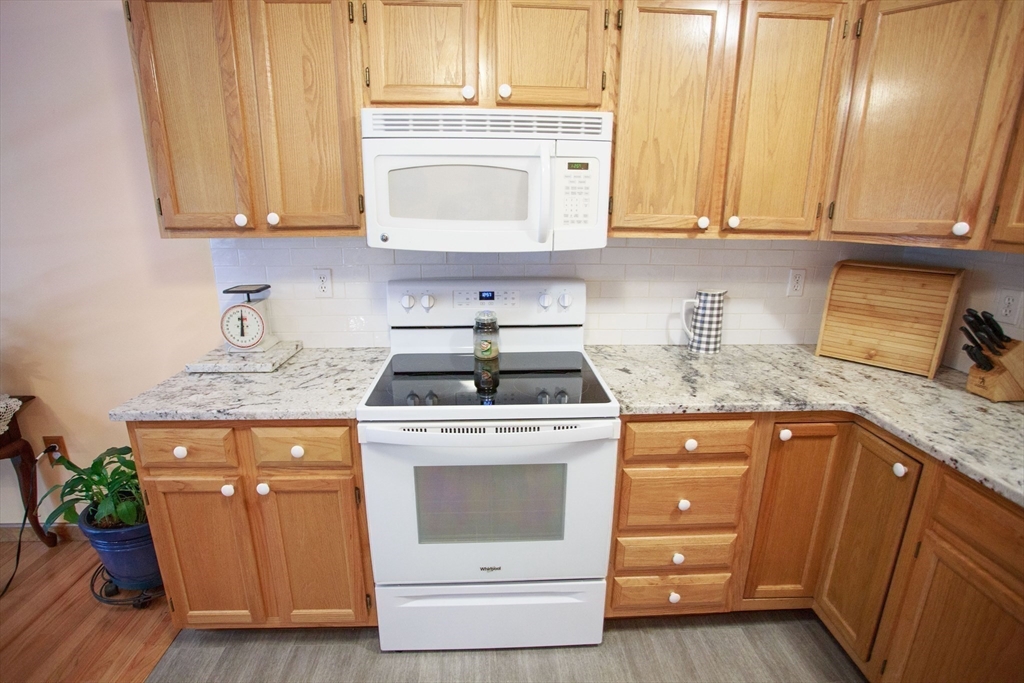 665 Center St 311