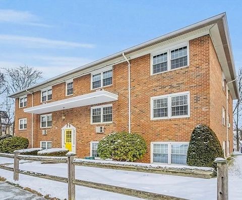 Photo of 47 Alvarado Ave #1D, Worcester, MA 01604 (MLS # 73465113)