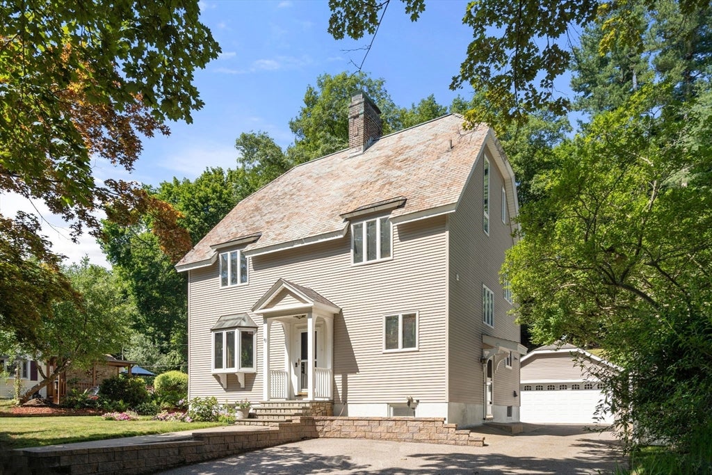 43 Laconia Rd