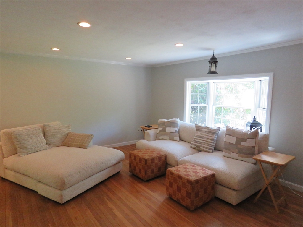 32 Oak St