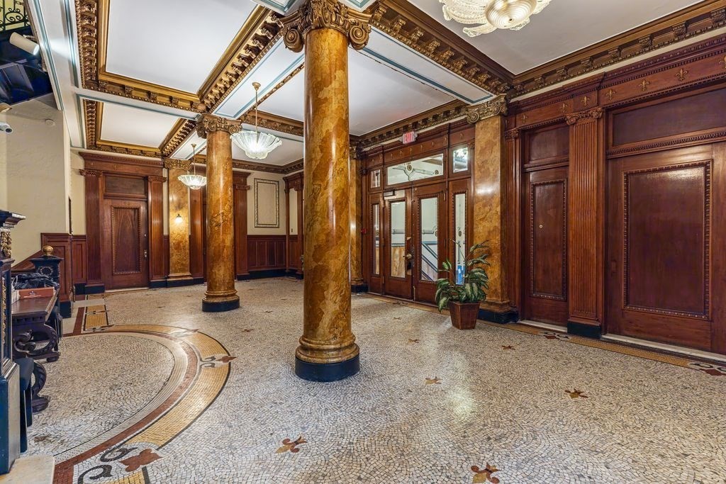 8 Garrison St 110