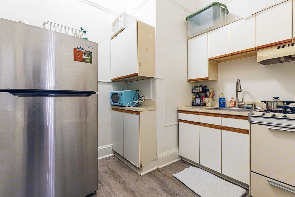 8 Garrison St 110