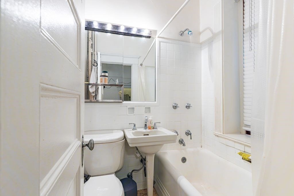 8 Garrison St 110
