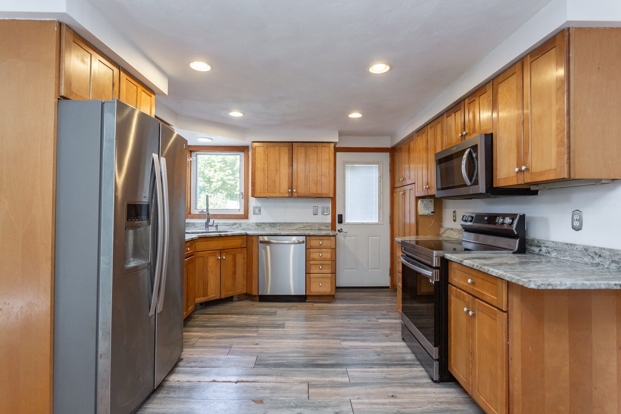 359 Pike Ave, Attleboro, MA Photo #8