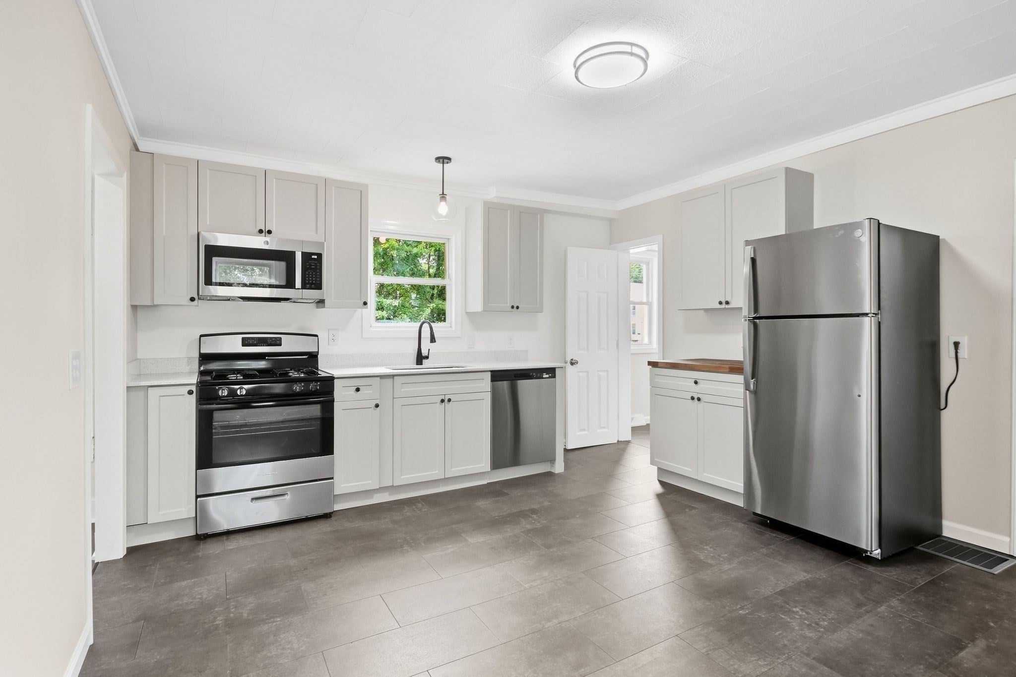 74 S Maple St, Westfield, MA, 74 S Maple St, Westfield, MA Photo #10