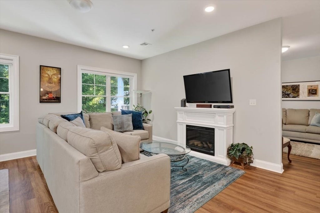 2 Longwood Lane #204, Hanover, MA, 2 Longwood Lane #204, Hanover, MA Photo #6