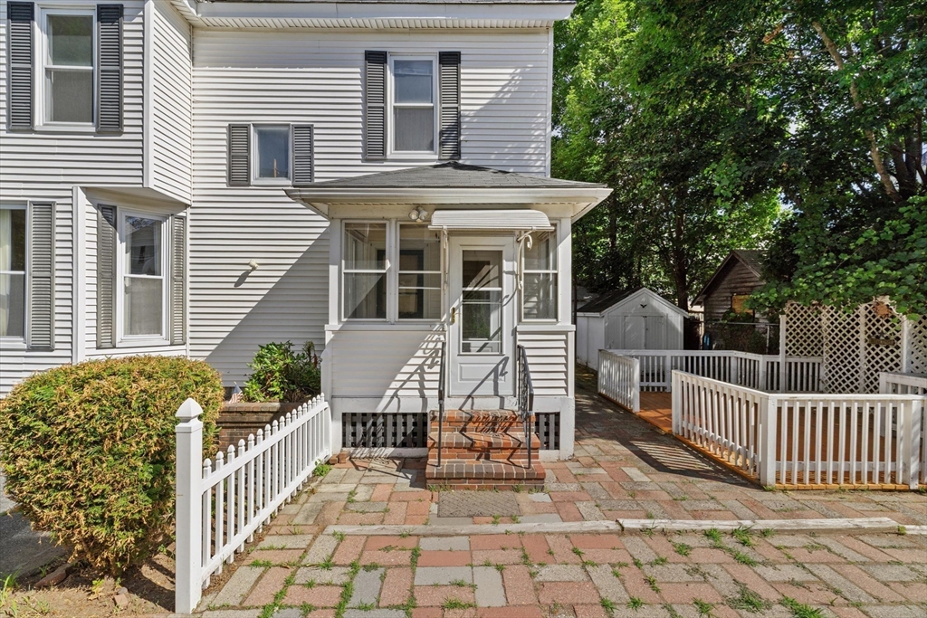 226 Gibson St