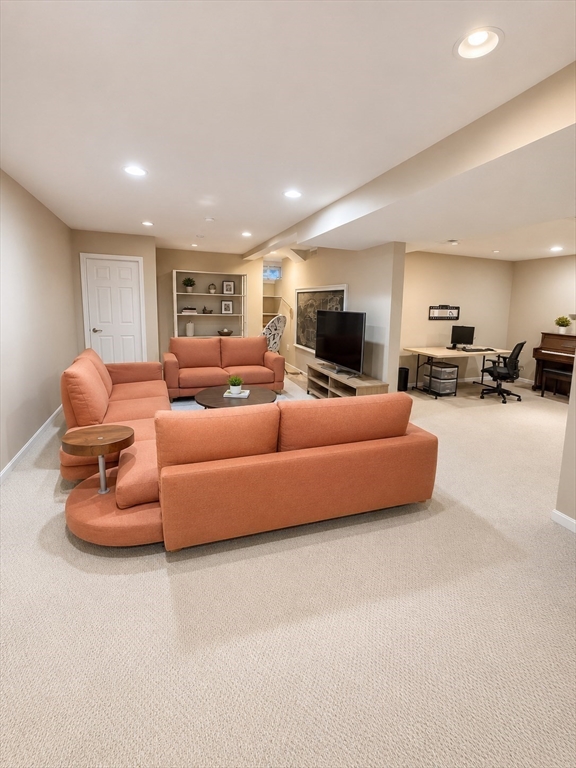 51 Jarvis Circle, Needham, MA Photo #12