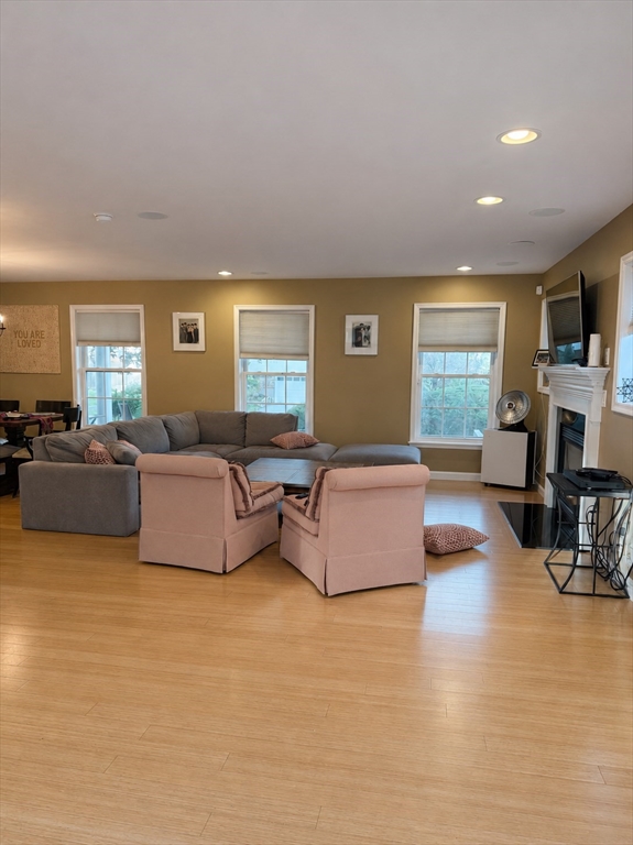 51 Jarvis Circle, Needham, MA Photo #5
