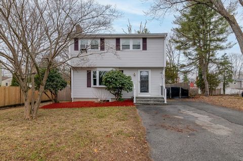 51 Summit Rd Holbrook MA 02343