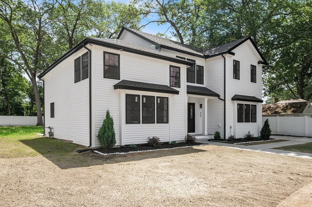 24 Lake St
