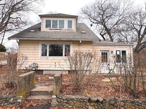 Photo of 126 Lakehurst Ave, Weymouth, MA 02189 (MLS # 73519792)