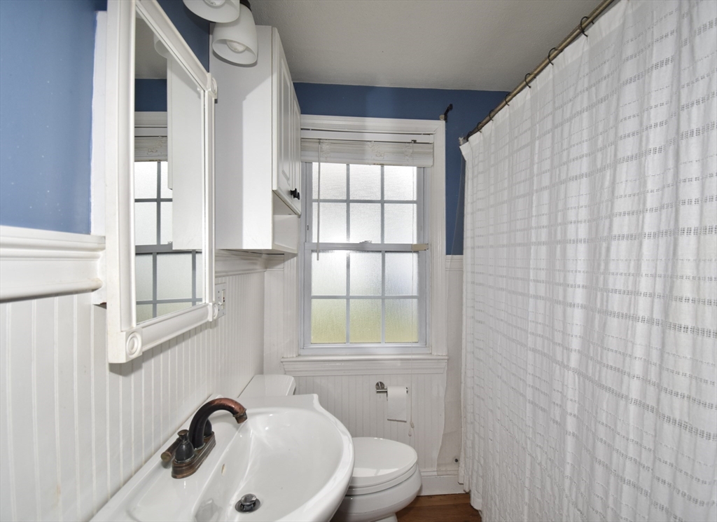 Springfield, Massachusetts 01108, United States, 3 Bedrooms Bedrooms, ,1 BathroomBathrooms,Residential,Pending,114857