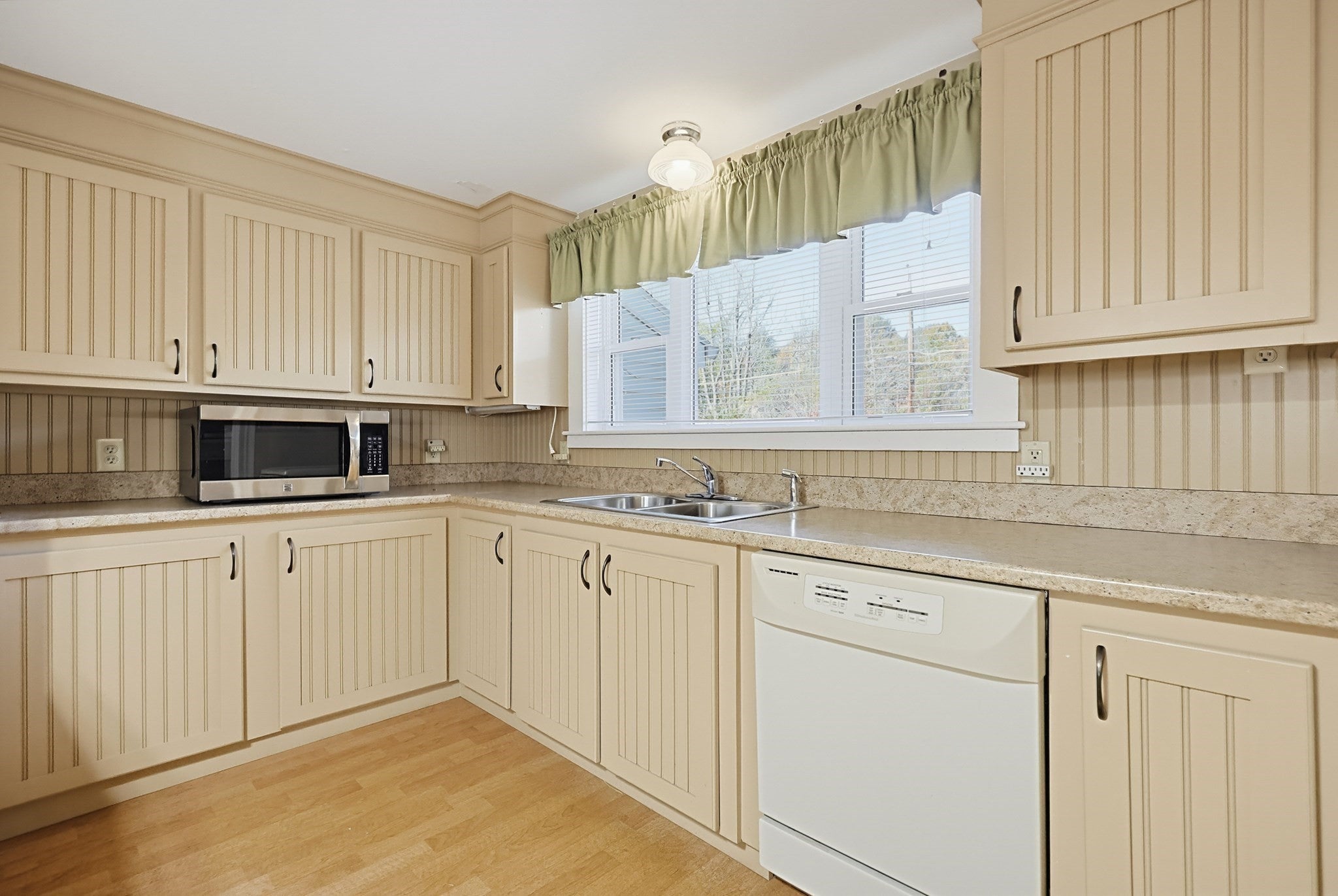 34 Fairlawn St, Northbridge, MA, 34 Fairlawn St, Northbridge, MA Photo #16
