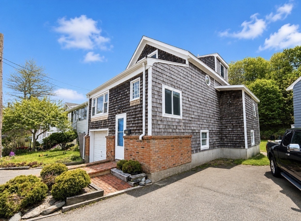439 Newport Rd