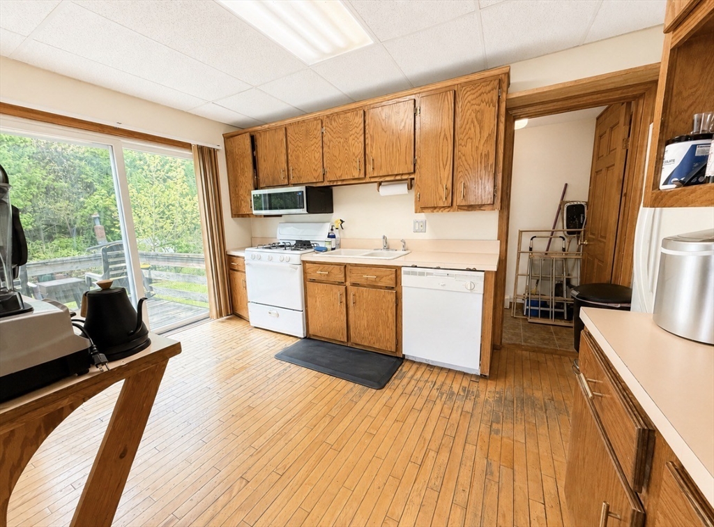 439 Newport Rd, Hull, MA Photo #6