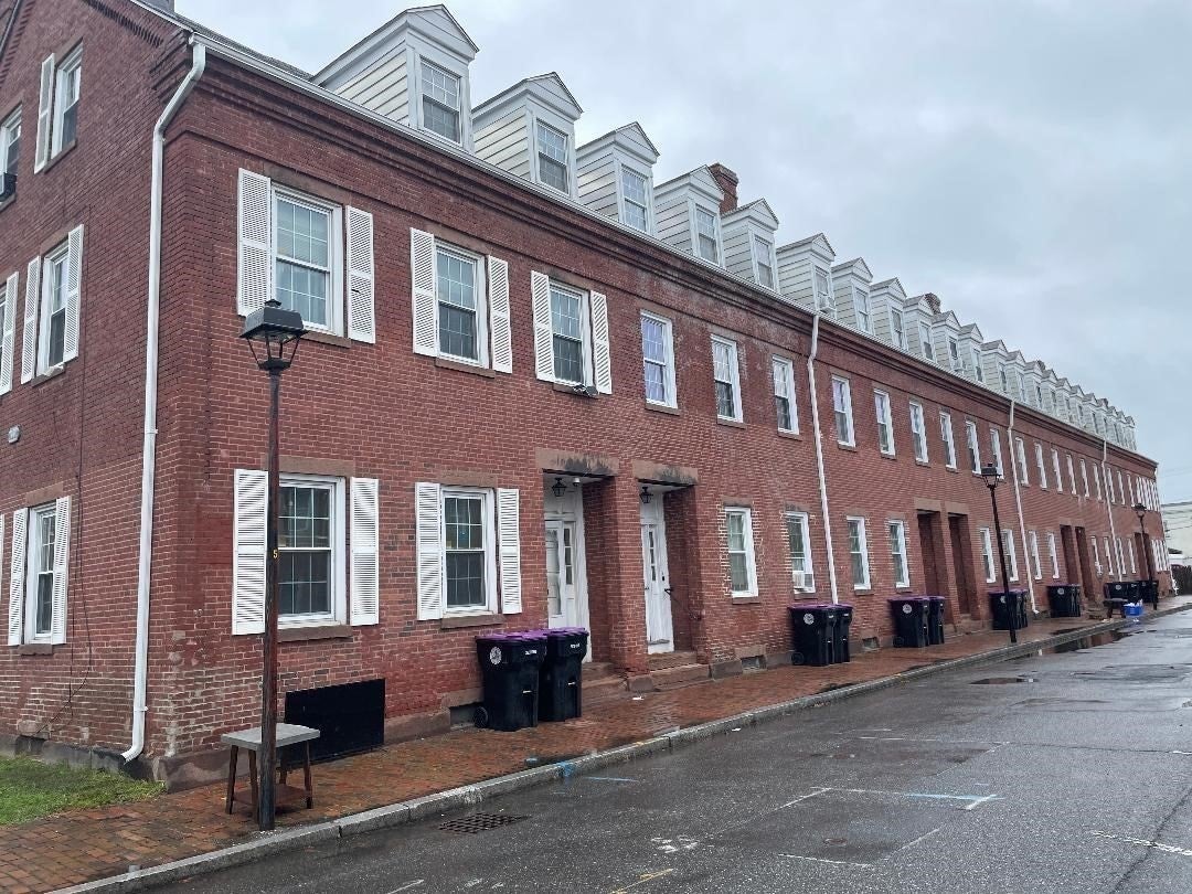 11 Center Street, Holyoke, MA, 11 Center Street, Holyoke, MA Photo #3