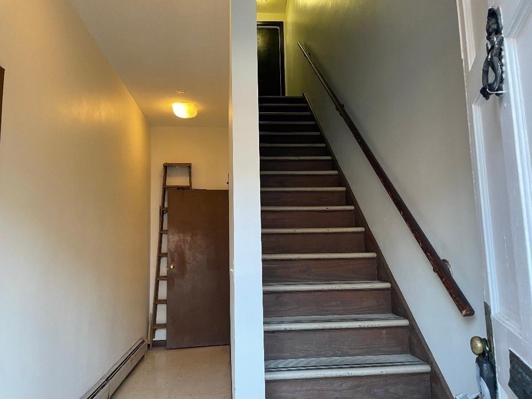 11 Center Street, Holyoke, MA, 11 Center Street, Holyoke, MA Photo #10