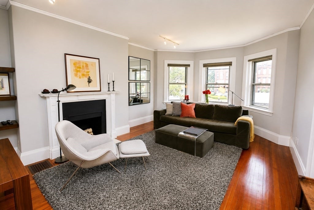 919 Beacon St #2, Boston, MA, 919 Beacon St #2, Boston, MA Photo #1
