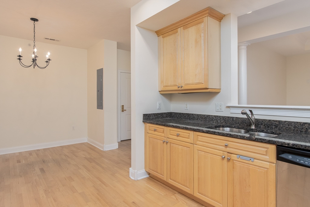1302 Albion Drive 1302