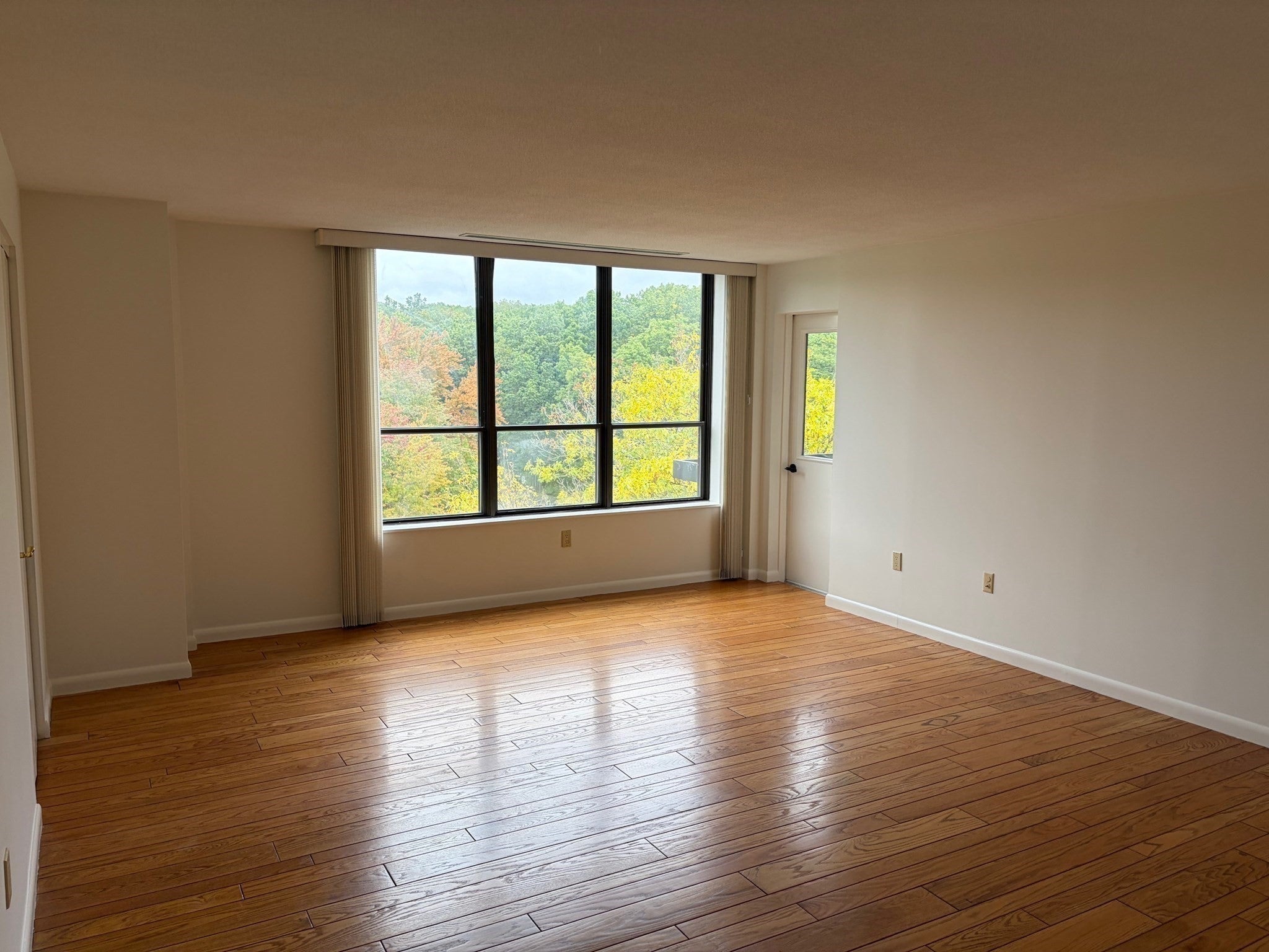 210 Nahanton St #422, Newton, MA Photo #13