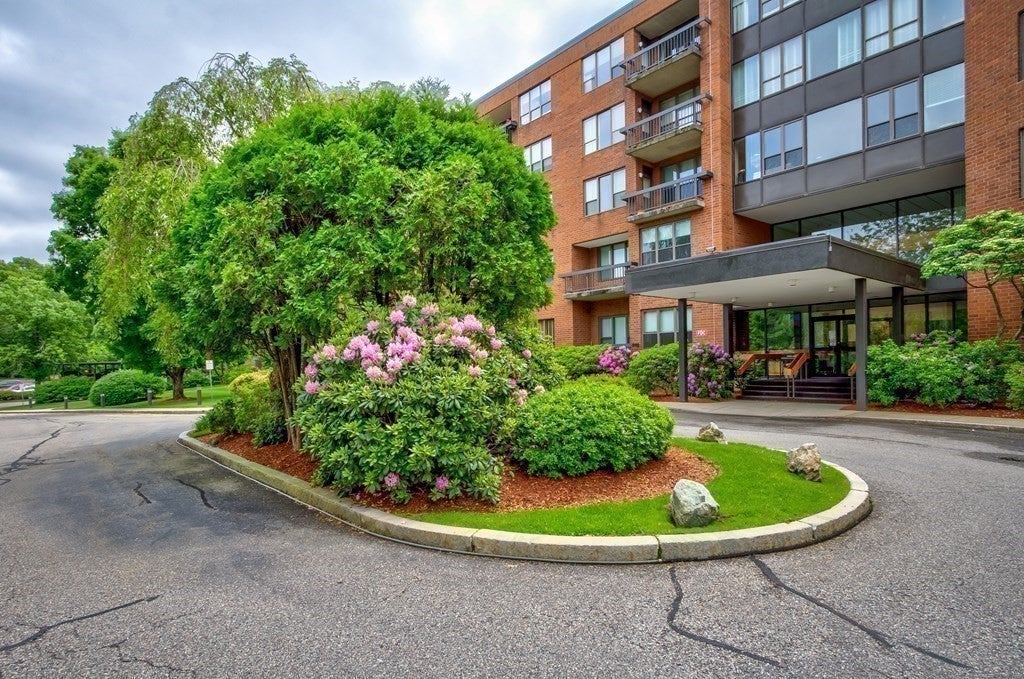 210 Nahanton St #422, Newton, MA, 210 Nahanton St #422, Newton, MA Photo #16