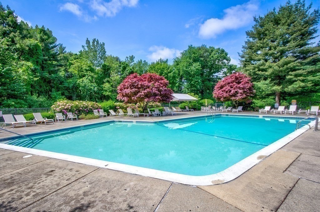 210 Nahanton St #422, Newton, MA Photo #6