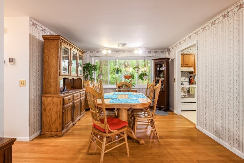 45 Surrey Ln