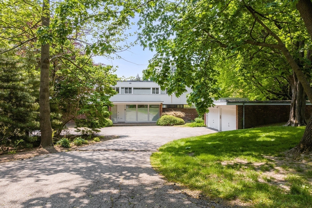 24 Essex Rd