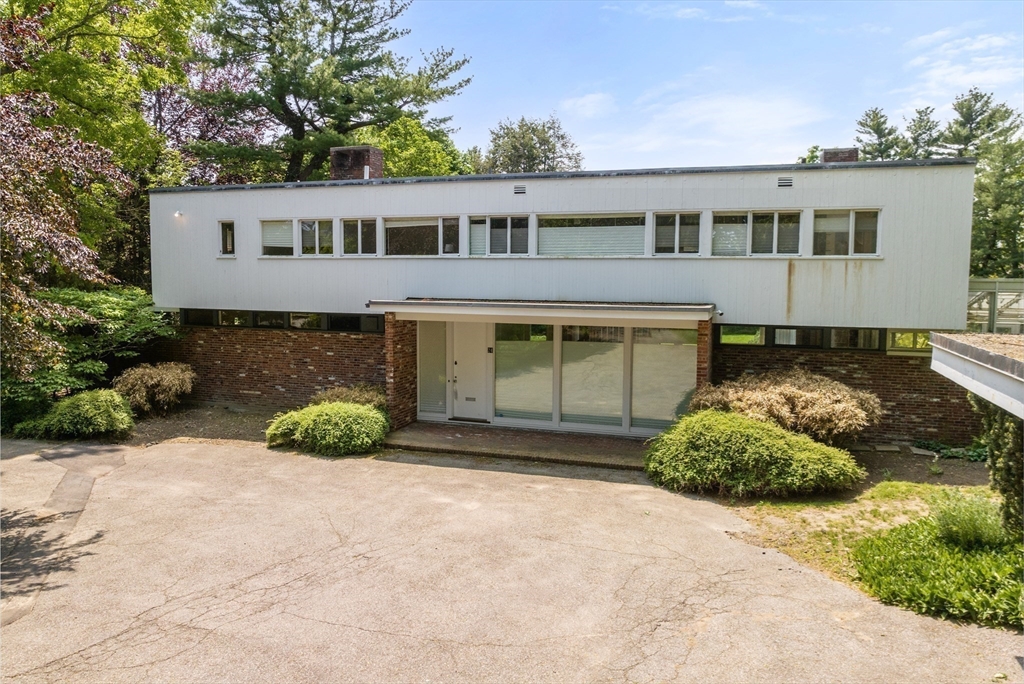 24 Essex Rd