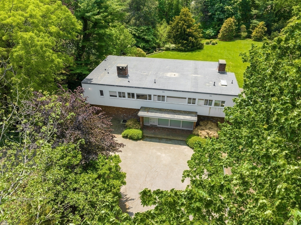 24 Essex Rd