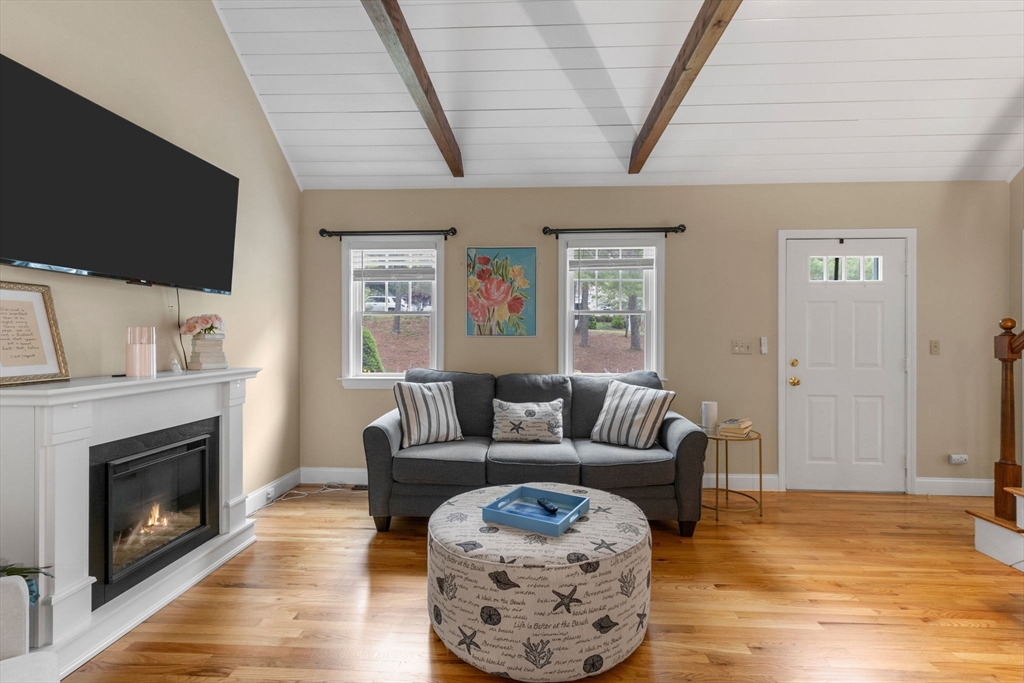 195 Knotty Pine Ln