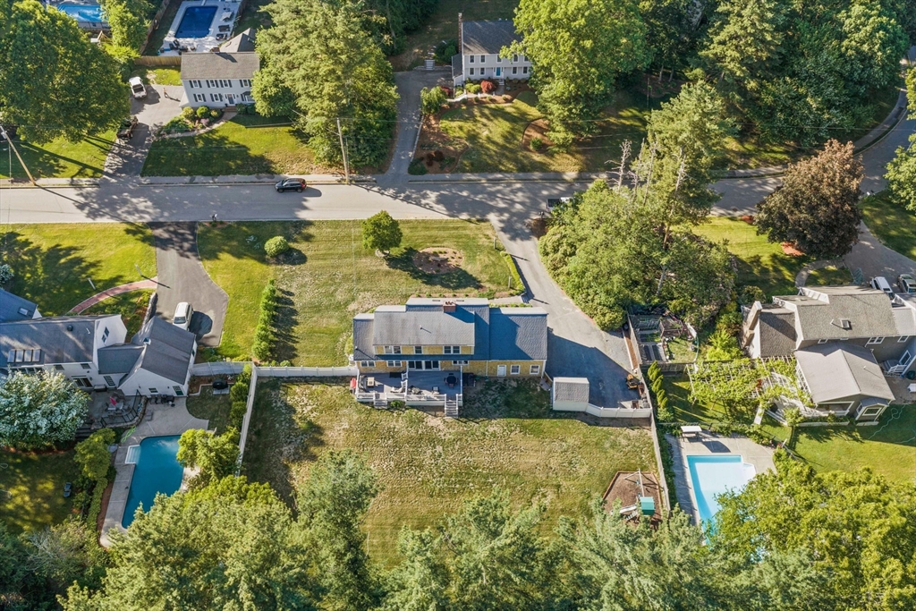 114 Longwater Dr