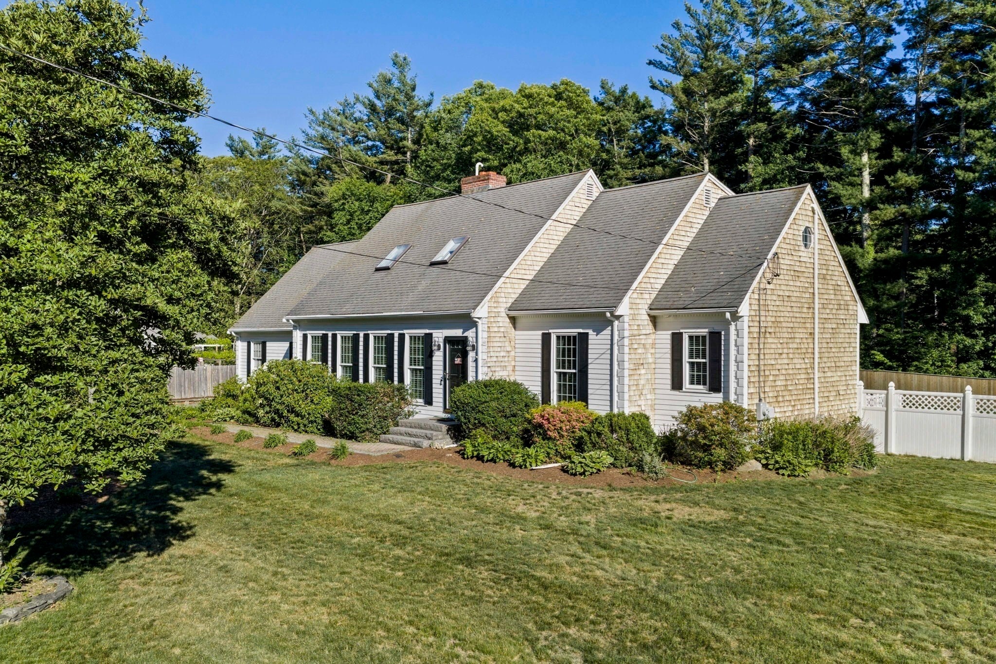 114 Longwater Dr