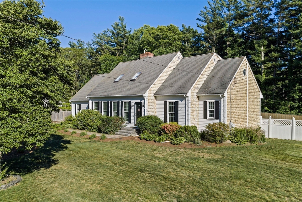 114 Longwater Dr