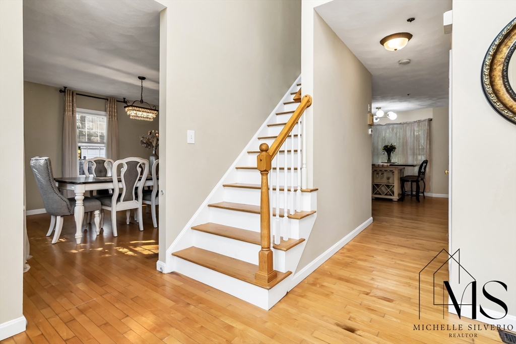 17 Scotland Heights Rd