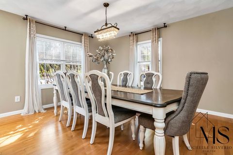 17 Scotland Heights Rd Haverhill MA 01832